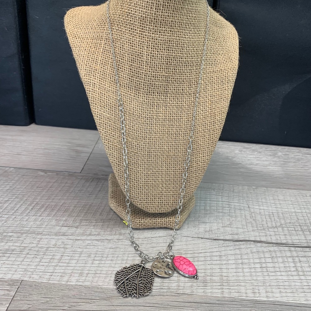 Silver Tone Pink Stone Leaf Charm Pendant Necklace 26 Inch Boho 5396